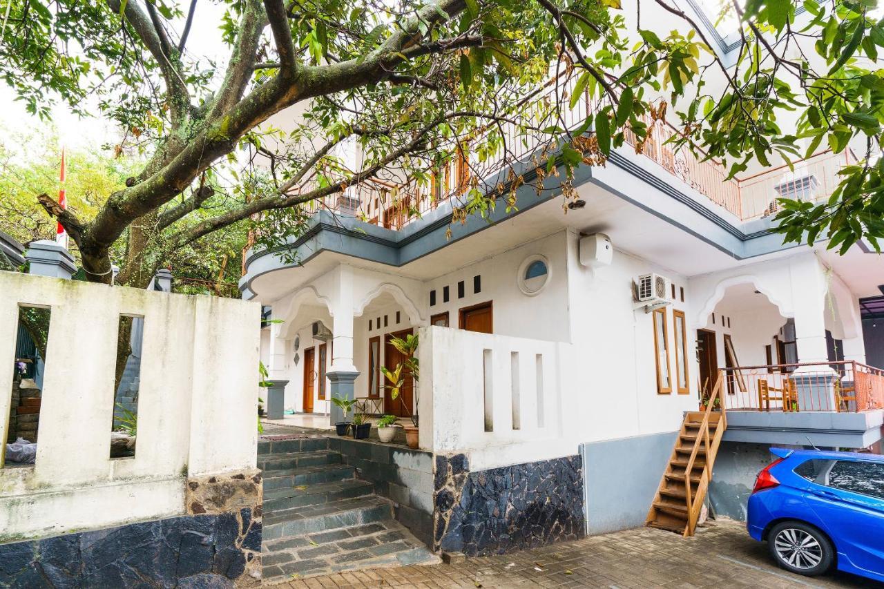 Oyo 91561 Gandhi Hotel Бандунг Экстерьер фото